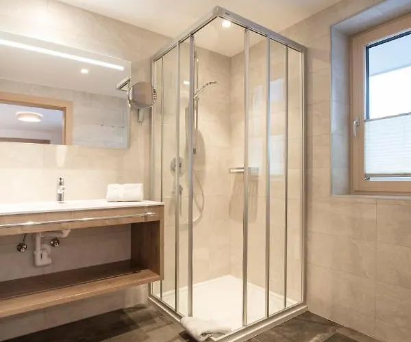 Alpenjuwel Зёльден