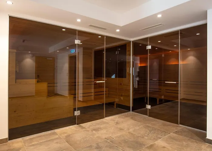 Alpenjuwel Апартаменти *