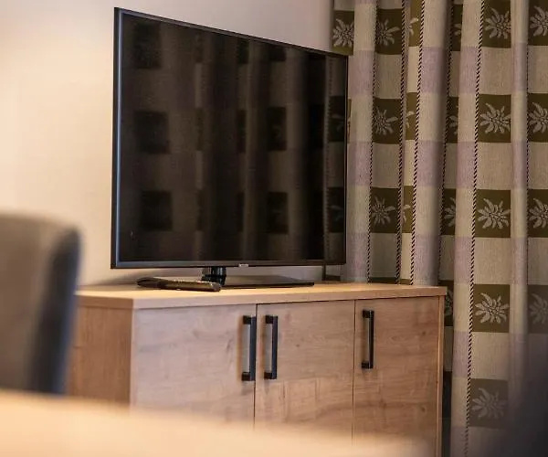 Апартаменти Alpenjuwel *